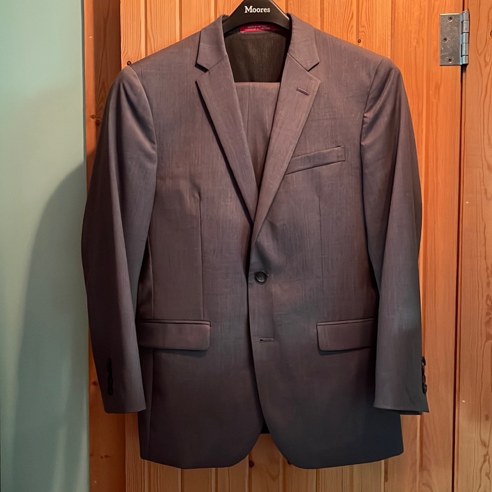 Kenneth Cole suit size 40